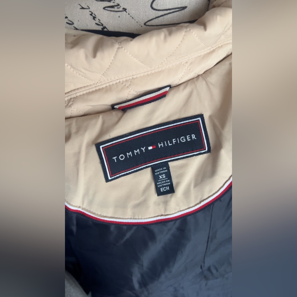 Tommy Hilfiger Beige Quilted Women's Puffer Jacket - Picture 3 of 4